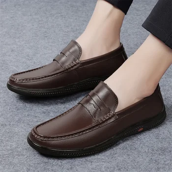 עור אמיתי נעלי גברים להחליק על עיצוב המוקסין אופנה שטוח רך גברים מקרית נעלי גברי נעלי סירת גברים נעלי מוקסינים