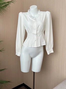 צרפתי לבן חולצות מתוק שיק V-צוואר חולצת תחרה עיצוב גזורה משרד ליידי פשוט חולצות מזדמנים קיץ יחיד עם חזה סלים