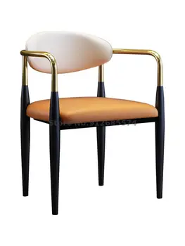 איטלקי אור יוקרה האוכל הכיסא בבית מינימליסטי מודרני מינימליסטי High-end עור משענות 2021 חדש מעצב הכיסא