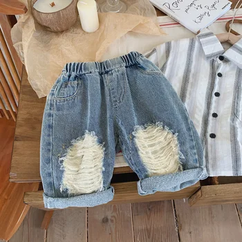 ילדים מכנסי ג 'ינס אישיות 2023 ילדים חדשים קיץ מכנסי ג' ינס קצרים נאה קרע אופנה באורך הברך מקרית פשוטה המכנסיים