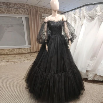 פתח את כתף חתונה שמלה עם שרוולים נתיקים שחור האירוסין שמלת כלה תחרה באורך רצפת שמלה שחורה